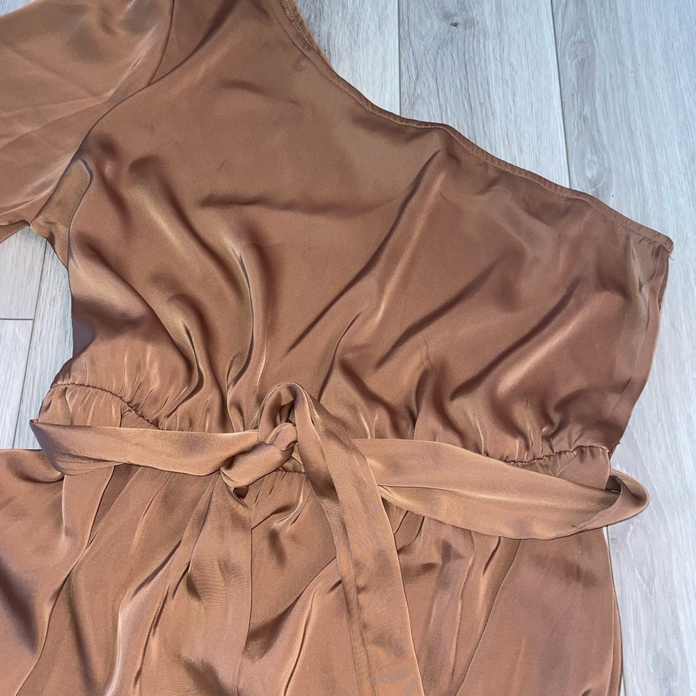 Elegant Brown One-Shoulder Maxi Dress - Picture 3 of 7